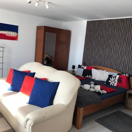 Leander Apartman 벌러토너컬리 외부 사진