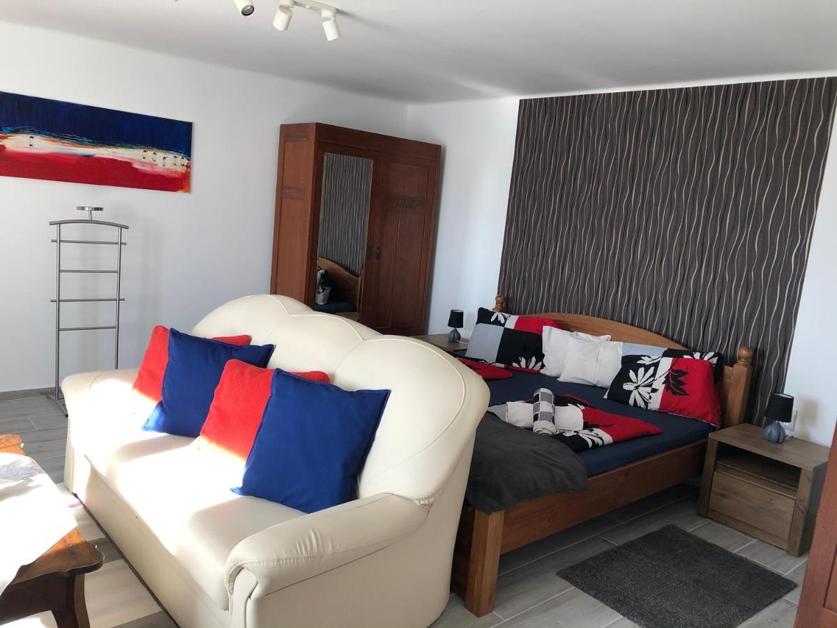 Leander Apartman 벌러토너컬리 외부 사진