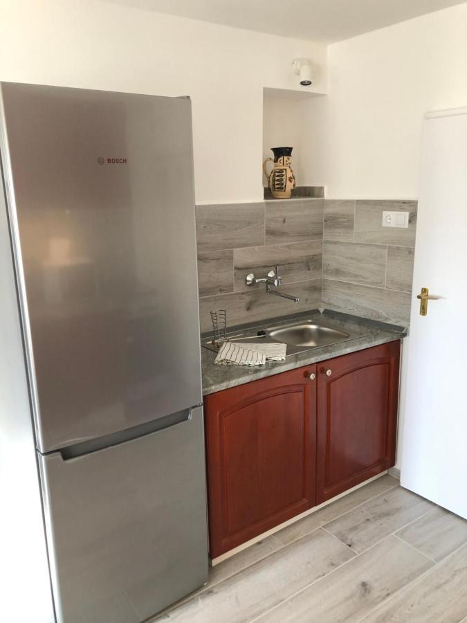 Leander Apartman 벌러토너컬리 외부 사진