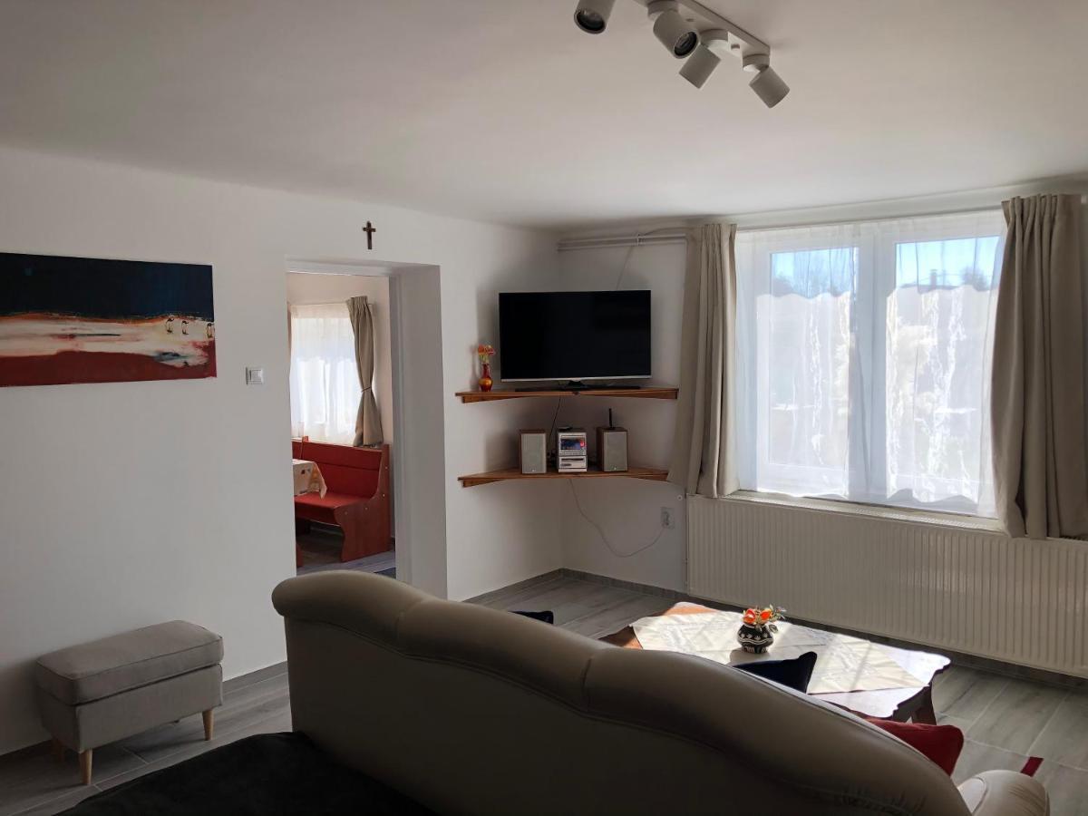 Leander Apartman 벌러토너컬리 외부 사진